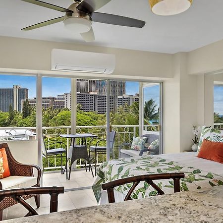 Waikiki Shore 515 Beachfront & Upgrade Apartment Хонолулу Екстериор снимка