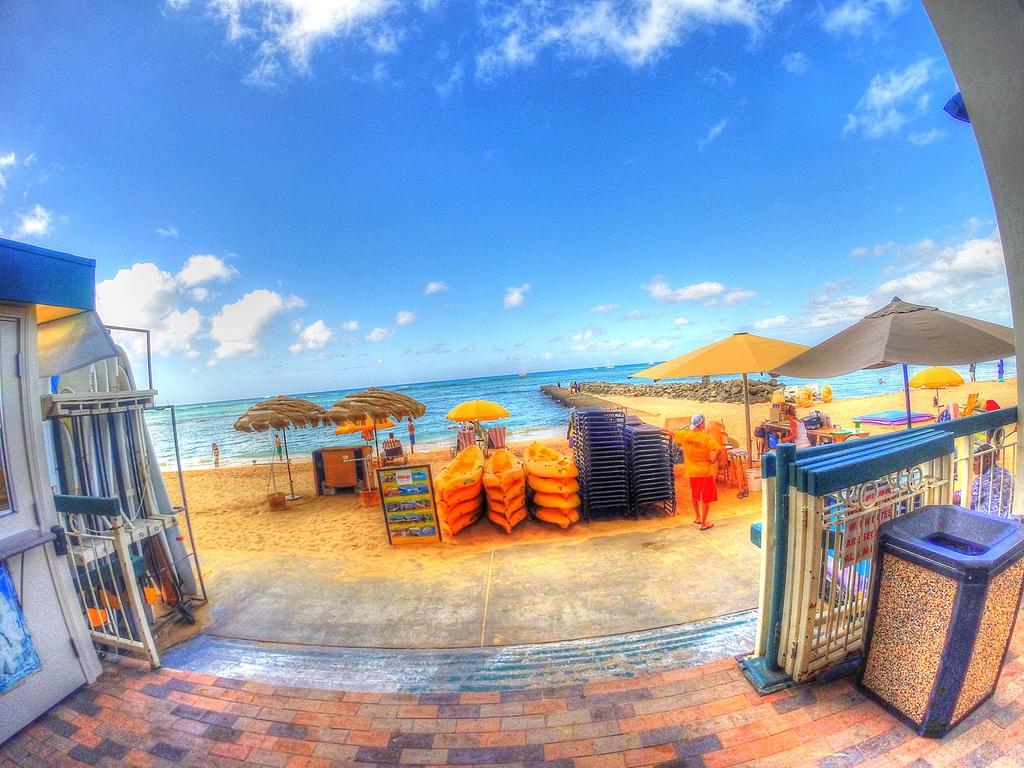 Waikiki Shore 515 Beachfront & Upgrade Apartment Хонолулу Екстериор снимка